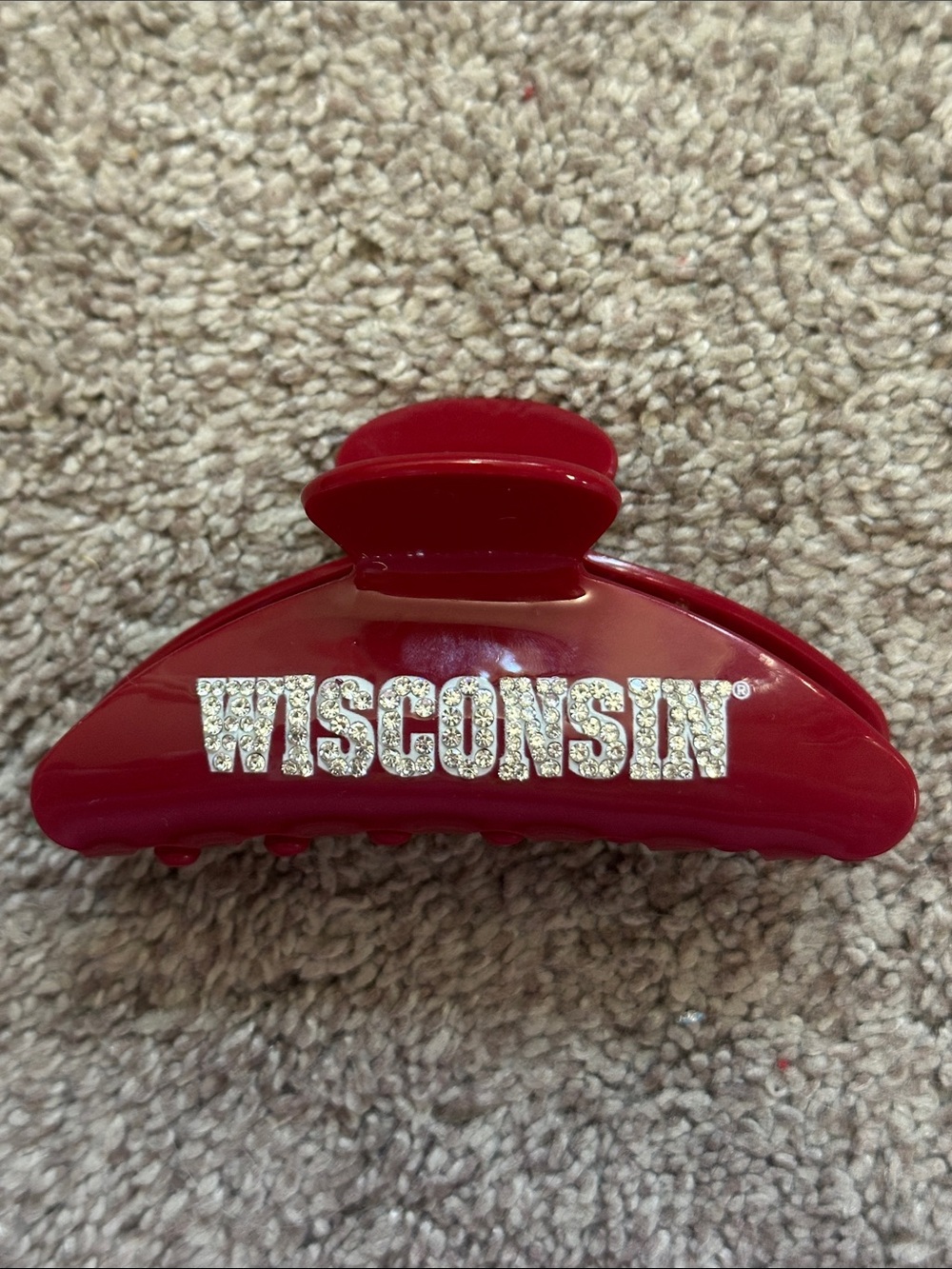 BaubleBar Wisconsin Badgers Claw Clip